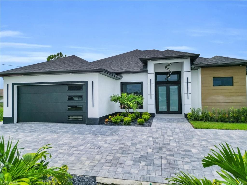911 Sara AVE N LEHIGH ACRES, FL 33971