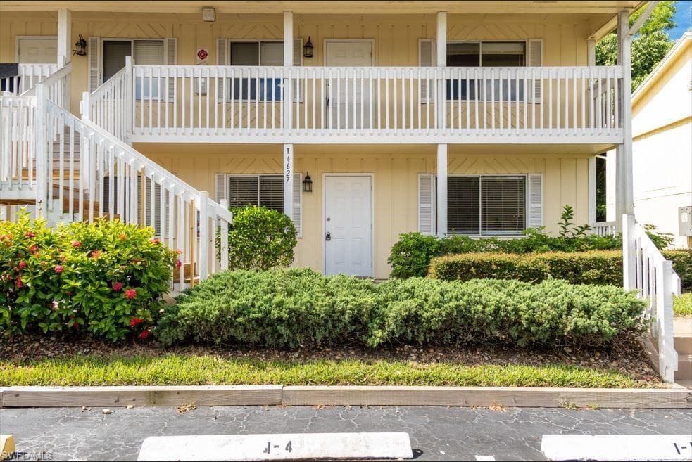 4627 Bayshore DR I-4 NAPLES, FL 34112