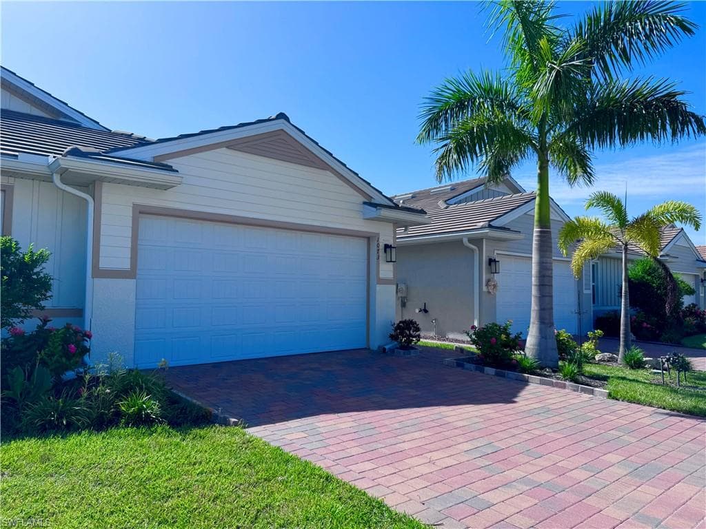 1073 Tranquil Brook DR NAPLES, FL 34114