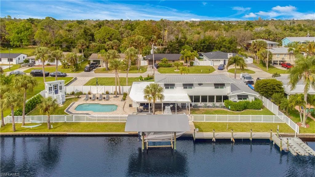 84 Cardinal DR NORTH FORT MYERS, FL 33917