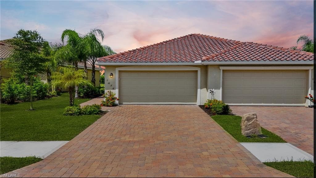 1676 Alameda DR NAPLES, FL 34120