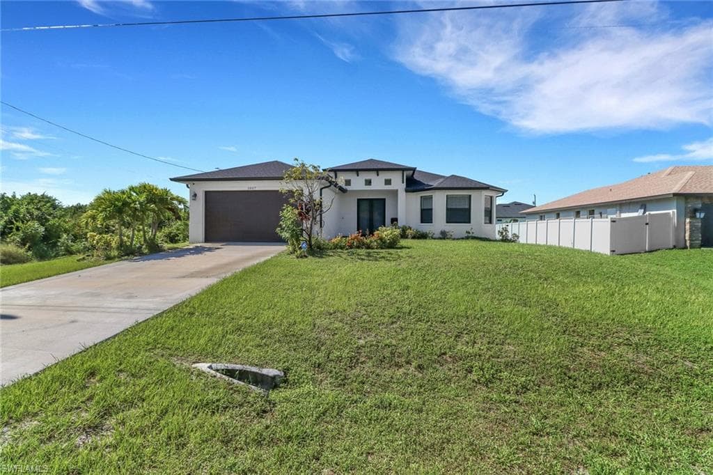 3807 27th ST SW LEHIGH ACRES, FL 33976