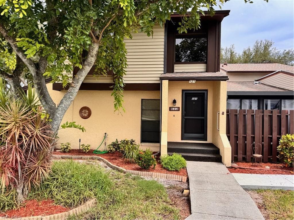 623 SE 12th AVE 121 CAPE CORAL, FL 33990
