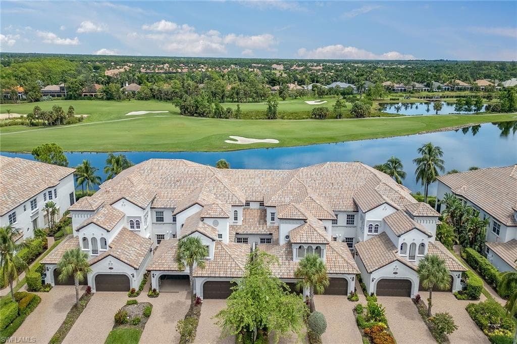 3725 Montreux LN 204 NAPLES, FL 34114