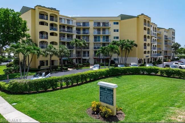 291 Collier BLVD 101 MARCO ISLAND, FL 34145