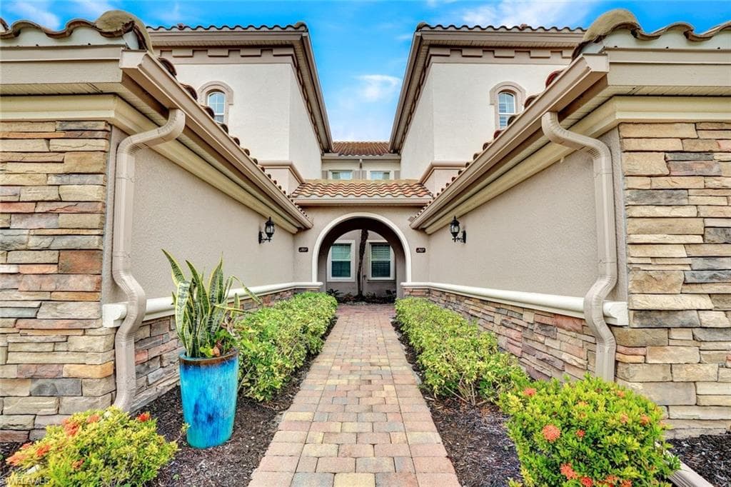 8839 Nautical Landing CIR 202 NAPLES, FL 34120