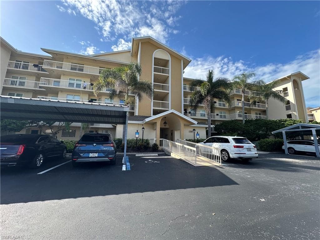 320 Horse Creek DR 105 NAPLES, FL 34110