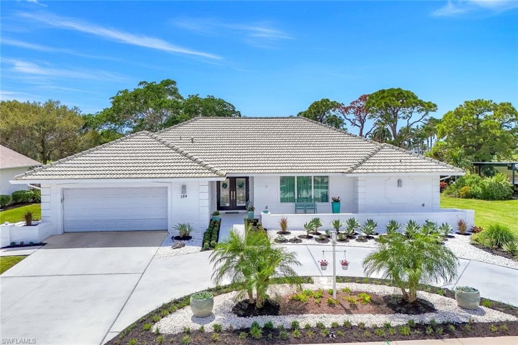 584 Nassau RD MARCO ISLAND, FL 34145