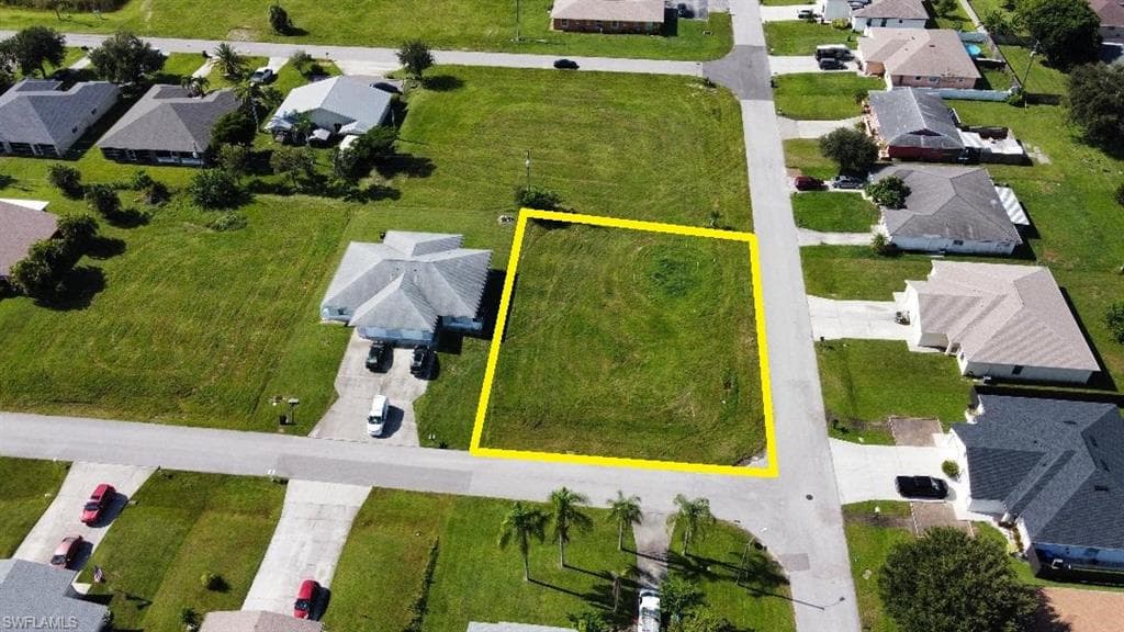 602 SE 9th ST CAPE CORAL, FL 33990