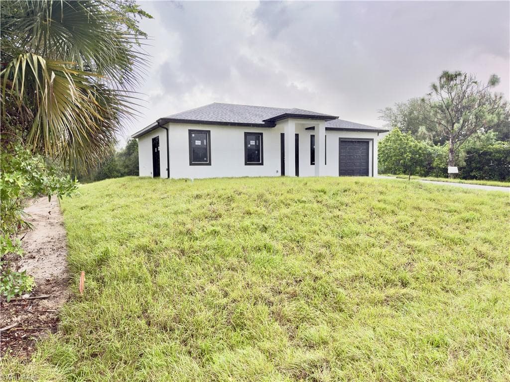 513 fifth AVE LEHIGH ACRES, FL 33972
