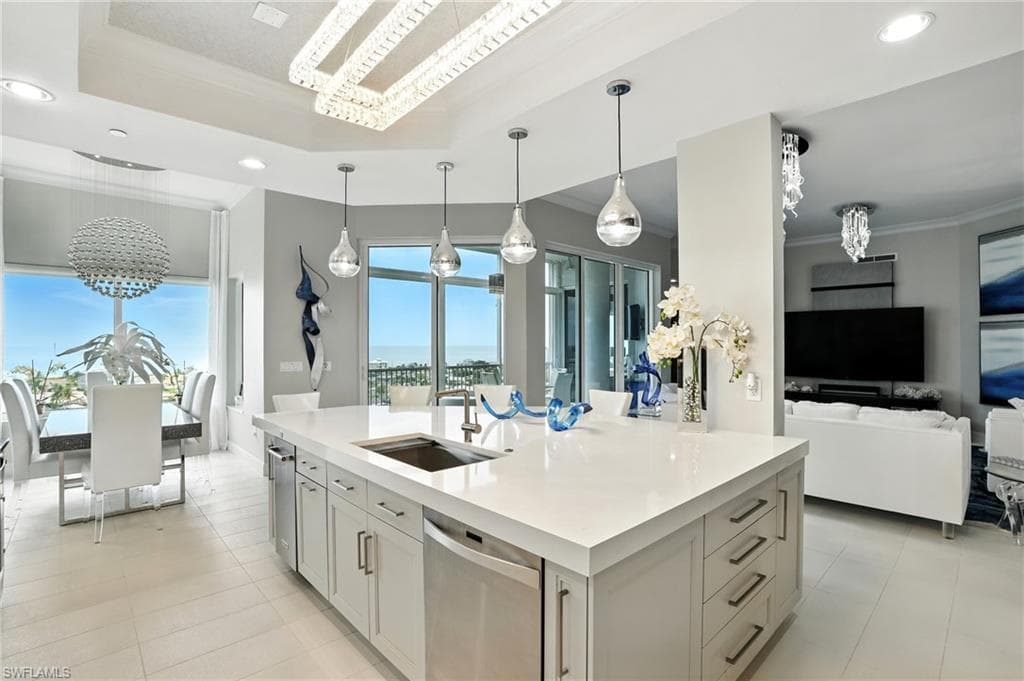 4192 Bay Beach LN PH3 FORT MYERS BEACH, FL 33931
