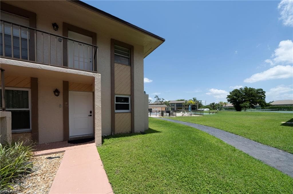 16881 Davis RD 716 FORT MYERS, FL 33908