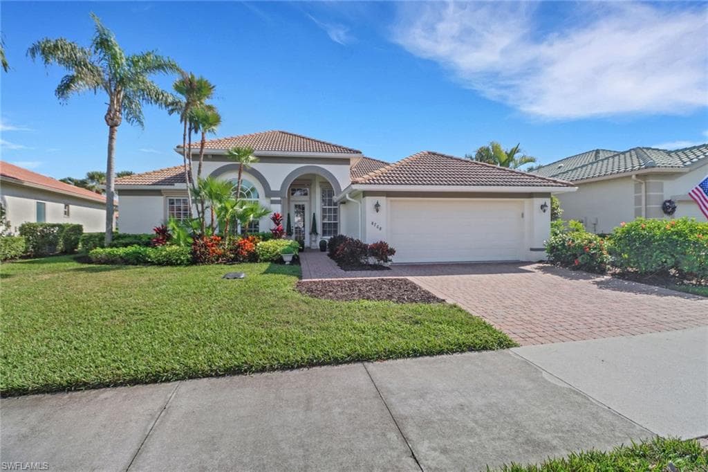 8768 Mustang Island Cir NAPLES, FL 34113