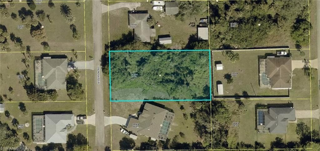 402 Jefferson AVE LEHIGH ACRES, FL 33936
