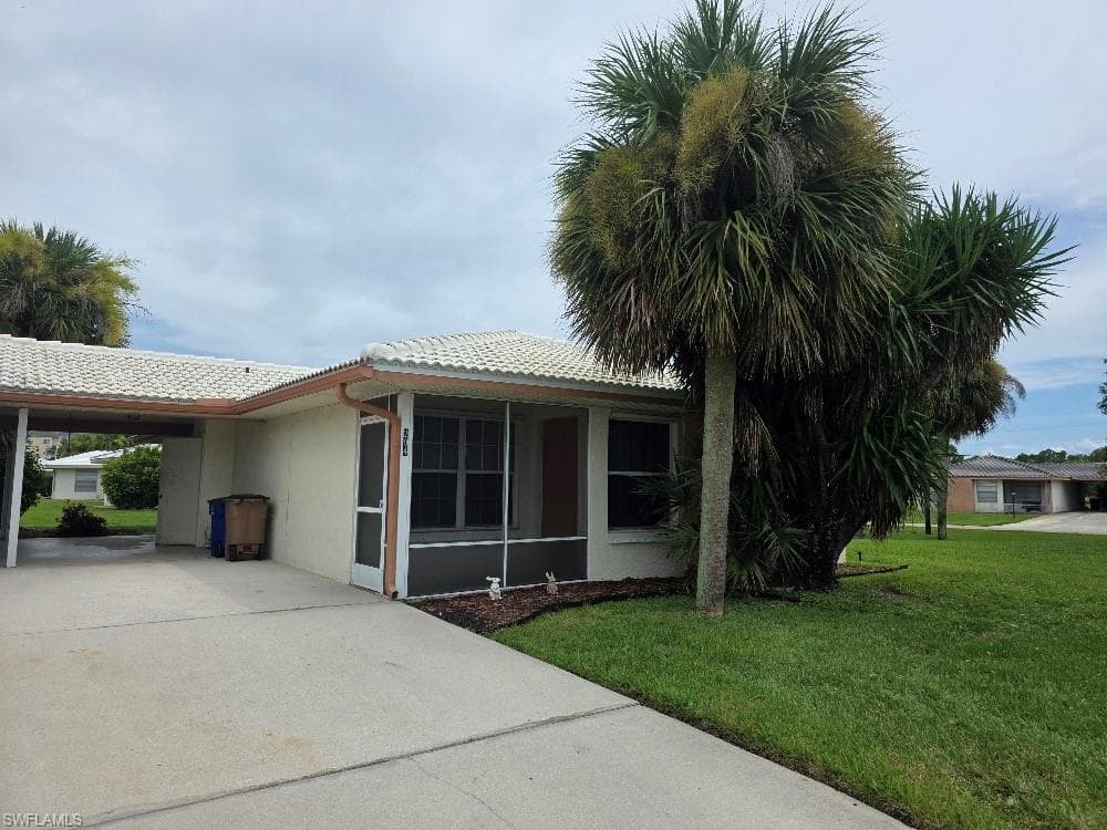 204 Oakmont PKWY LEHIGH ACRES, FL 33936