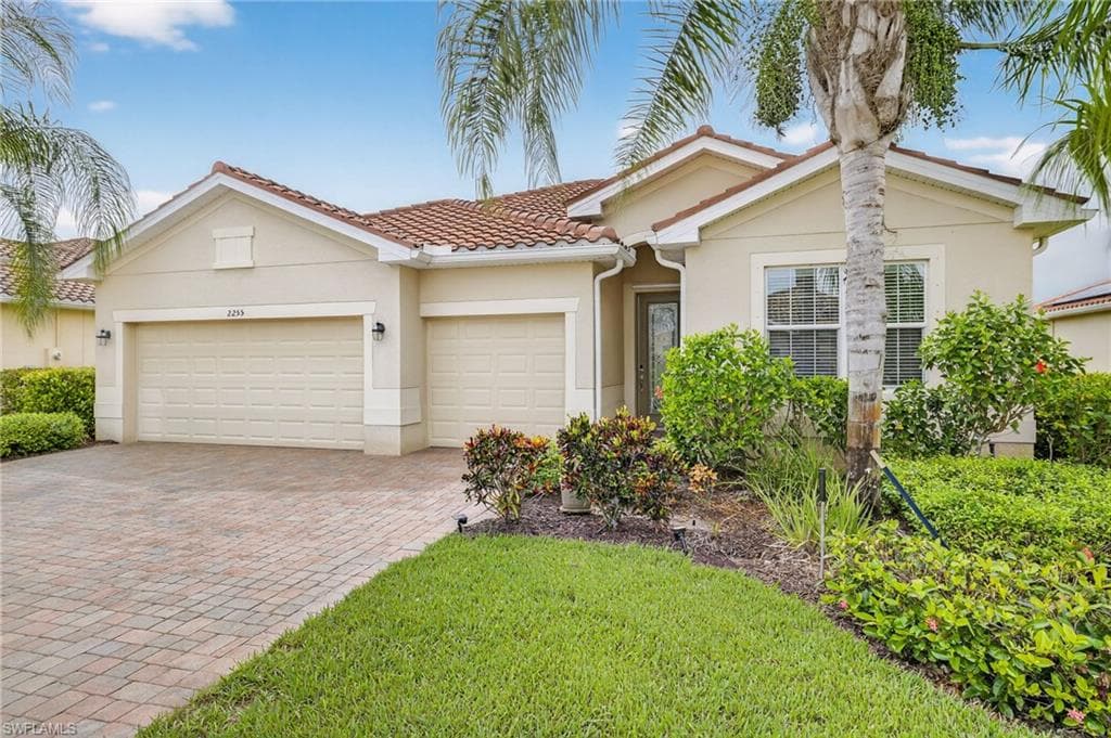 2255 Vermont LN NAPLES, FL 34120