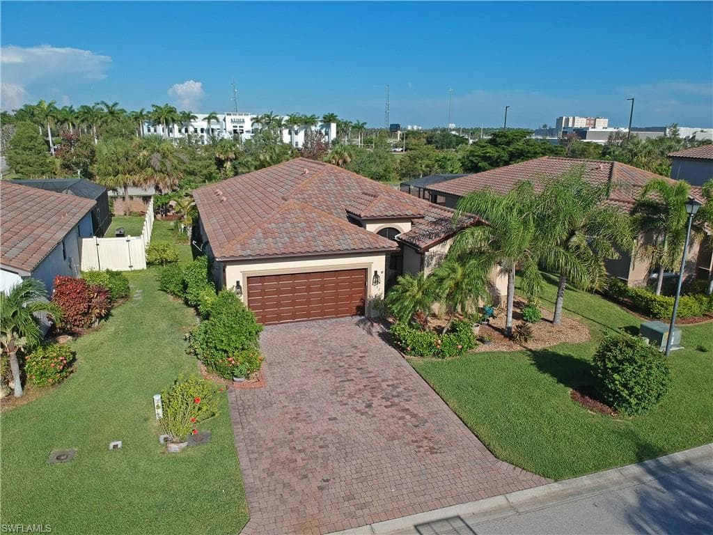 2772 Via Piazza LOOP FORT MYERS, FL 33905