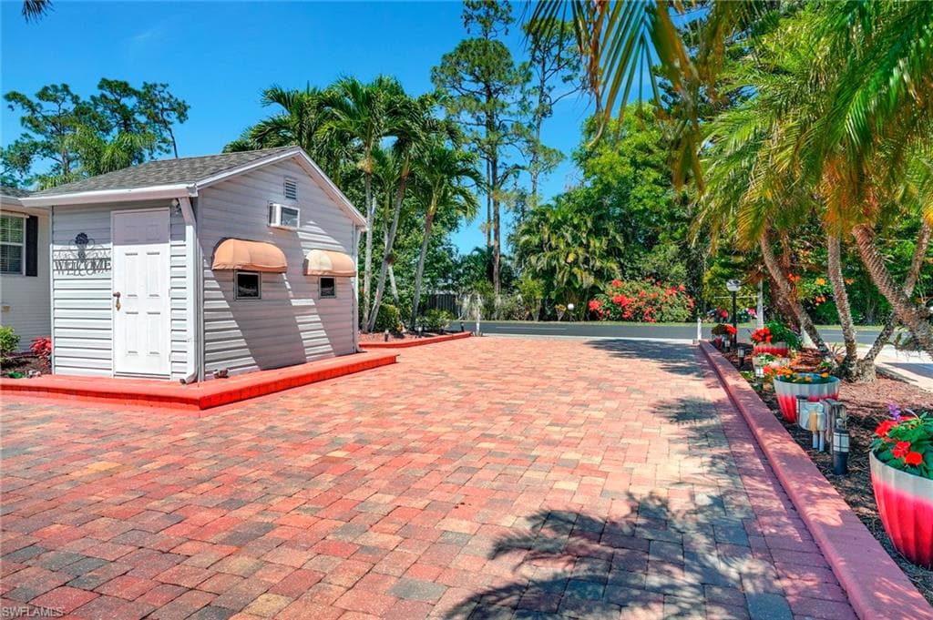 2117 Crystal Lake DR NAPLES, FL 34120