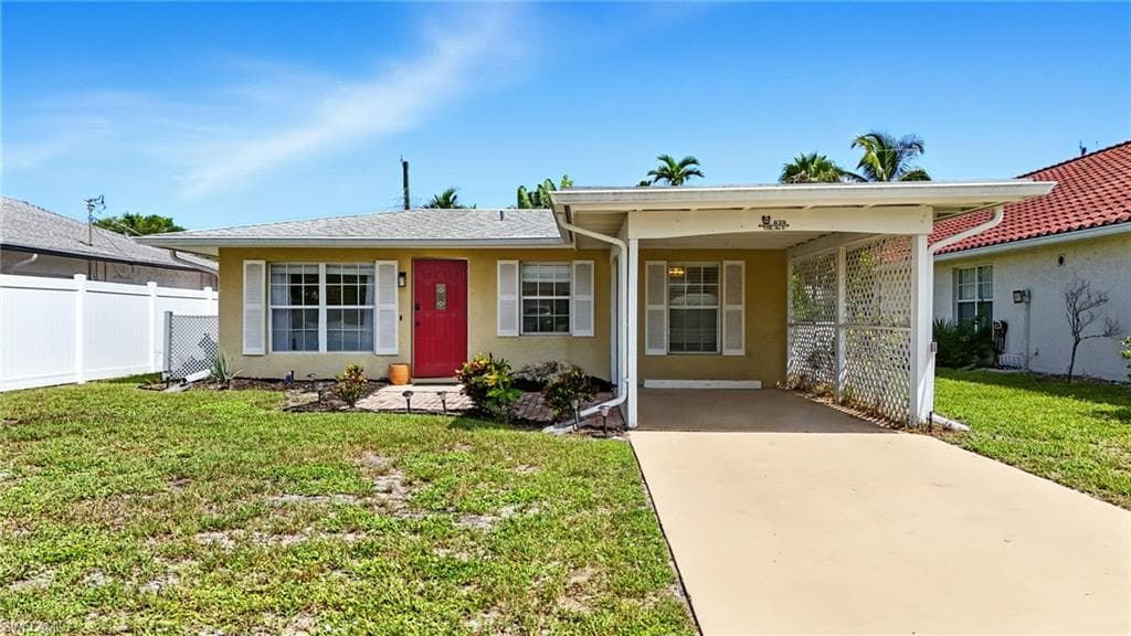 629 105th AVE N NAPLES, FL 34108