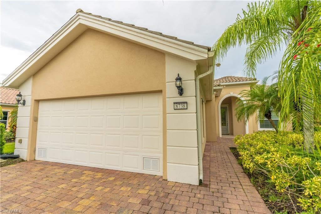 8738 Ferrara CT NAPLES, FL 34114