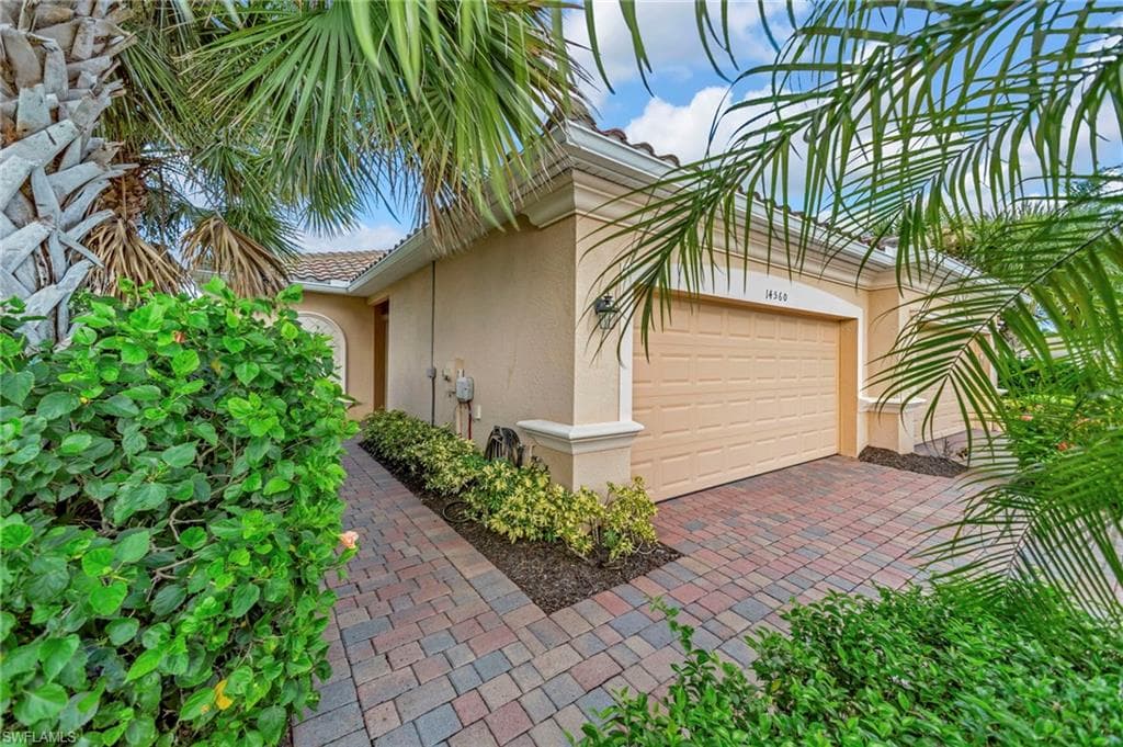 14560 Grapevine DR NAPLES, FL 34114
