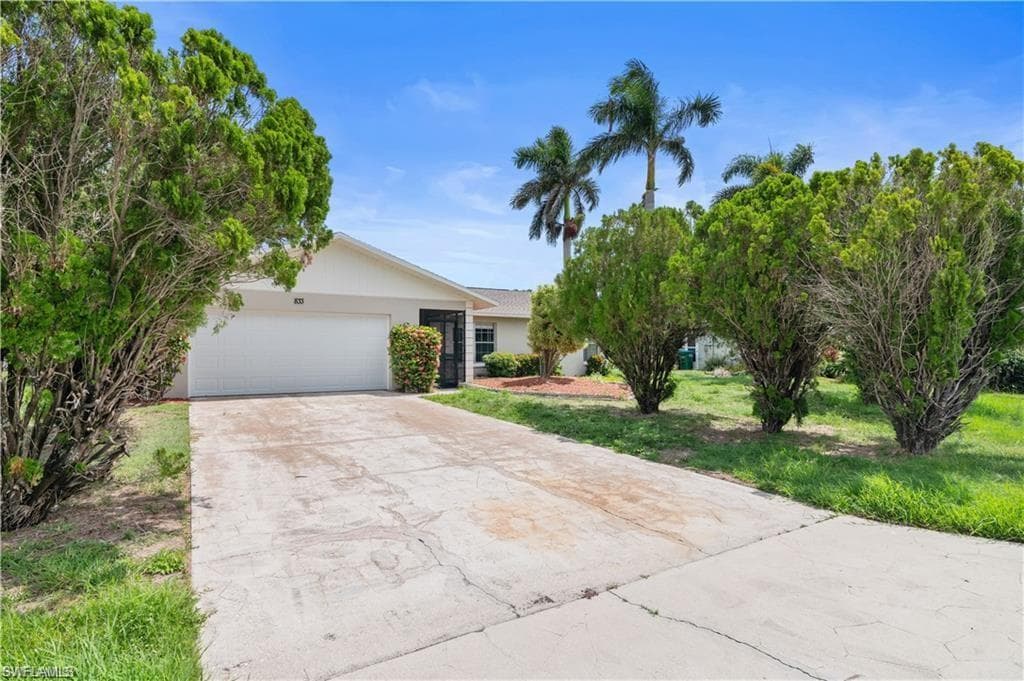 833 51st TER CAPE CORAL, FL 33914