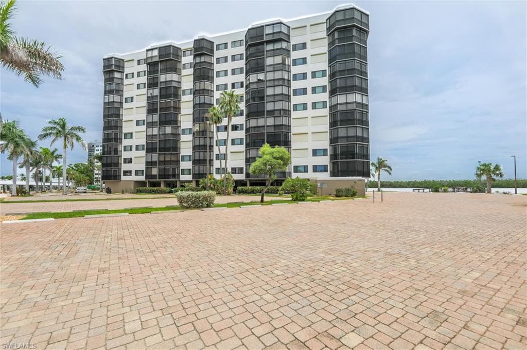 4263 Bay Beach LN 713 FORT MYERS BEACH, FL 33931