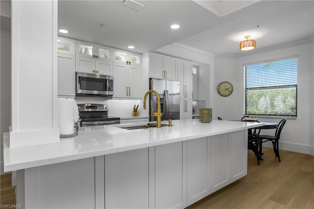 9554 Trevi CT 4727 NAPLES, FL 34113