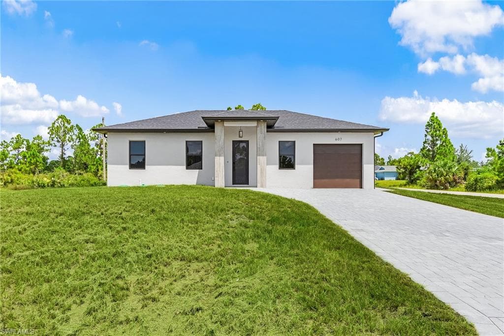 607 E 8th ST LEHIGH ACRES, FL 33972