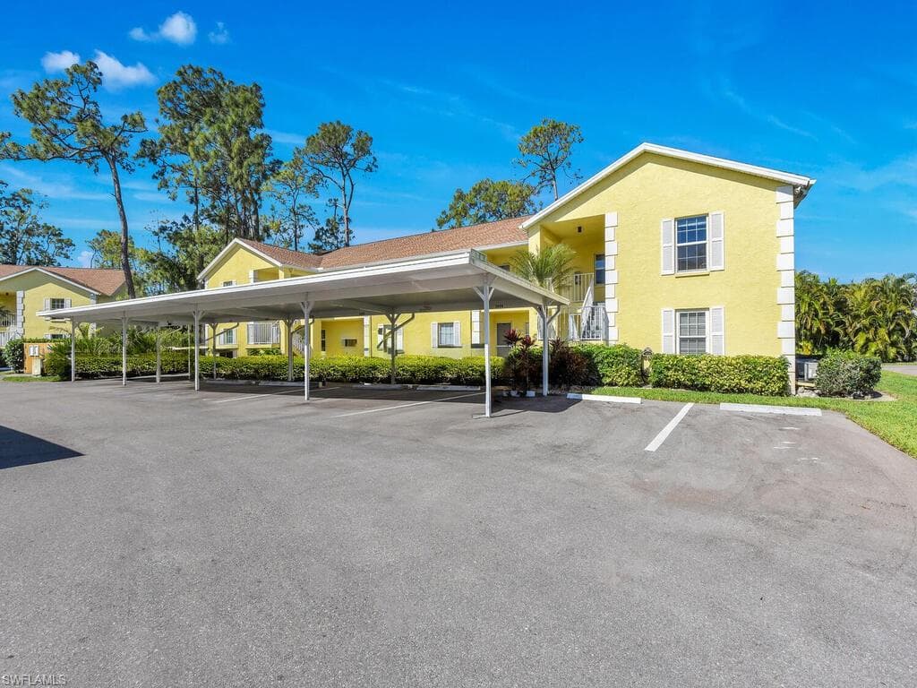 2702 Kings Lake BLVD 204 NAPLES, FL 34112