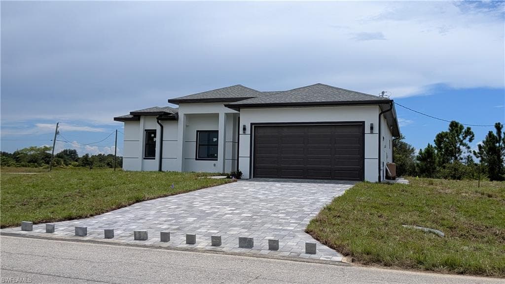 2607 E 15th ST LEHIGH ACRES, FL 33972
