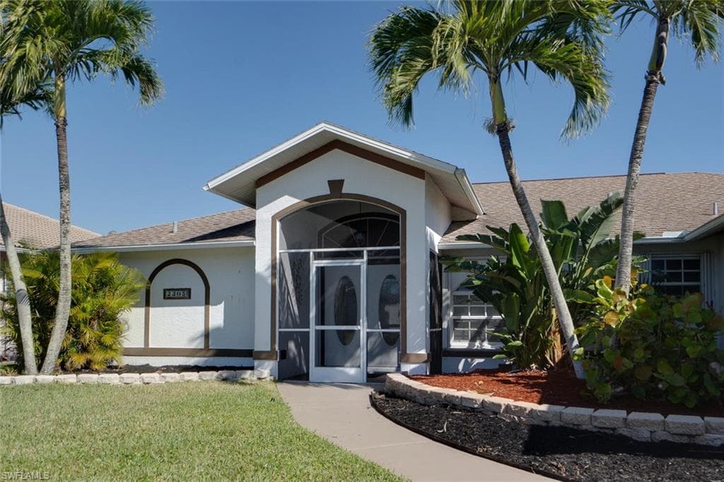 2305 SW 53rd TER CAPE CORAL, FL 33914