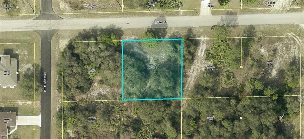 1902 E 15th ST LEHIGH ACRES, FL 33972