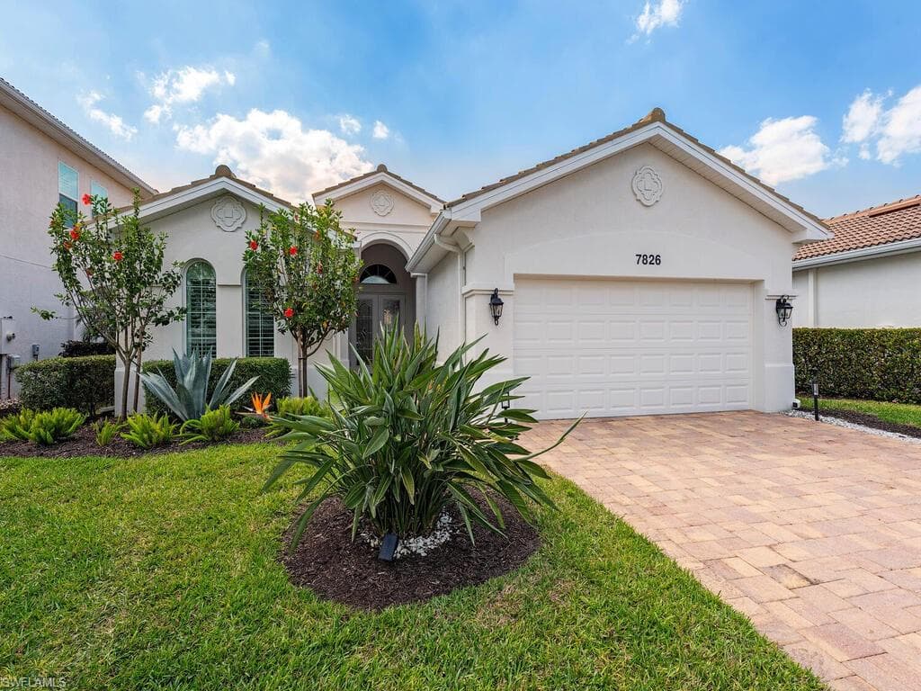 7826 Martino CIR NAPLES, FL 34112