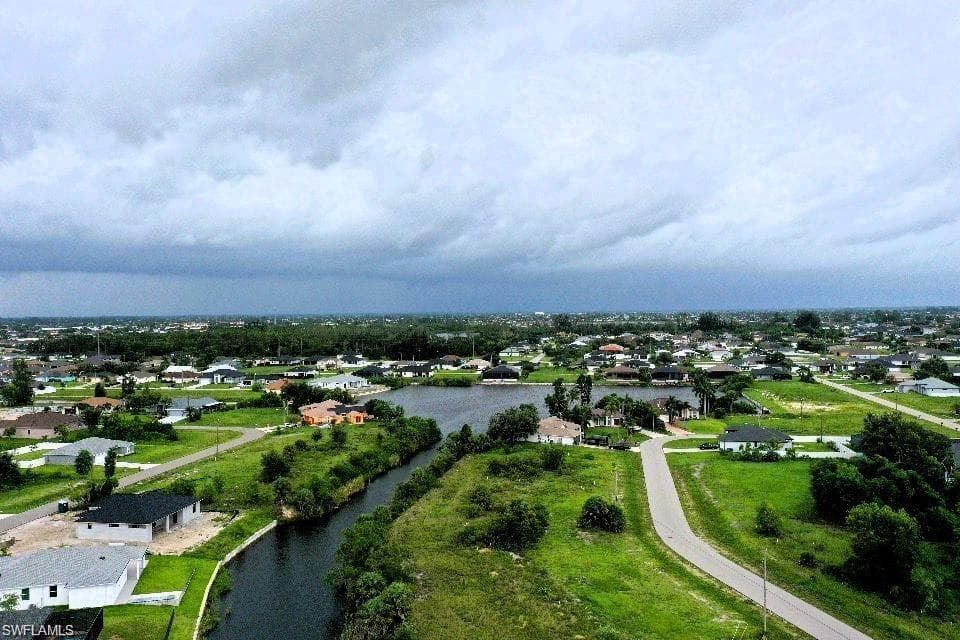 921 4th TER CAPE CORAL, FL 33991