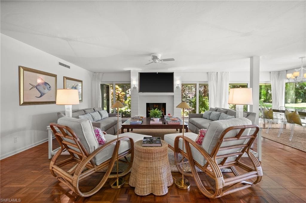 100 Tall Pine LN 1101 NAPLES, FL 34105