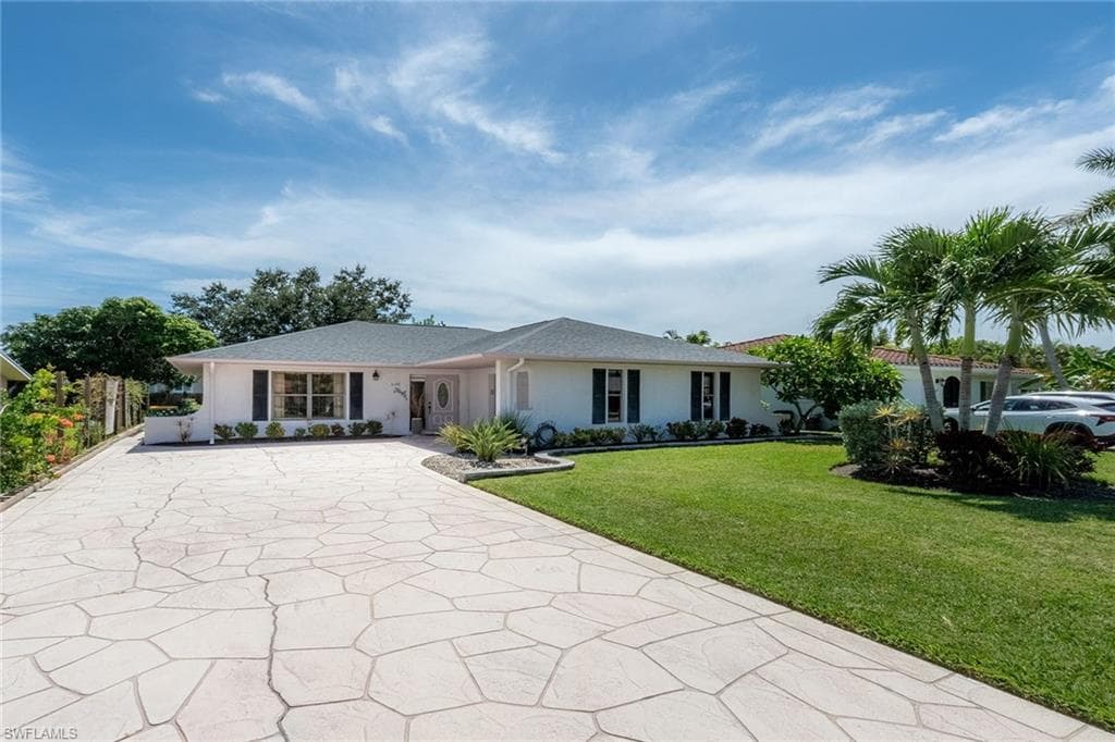 520 Valley DR BONITA SPRINGS, FL 34134