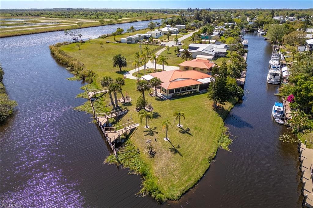 1107 E Anchor LN MOORE HAVEN, FL 33471