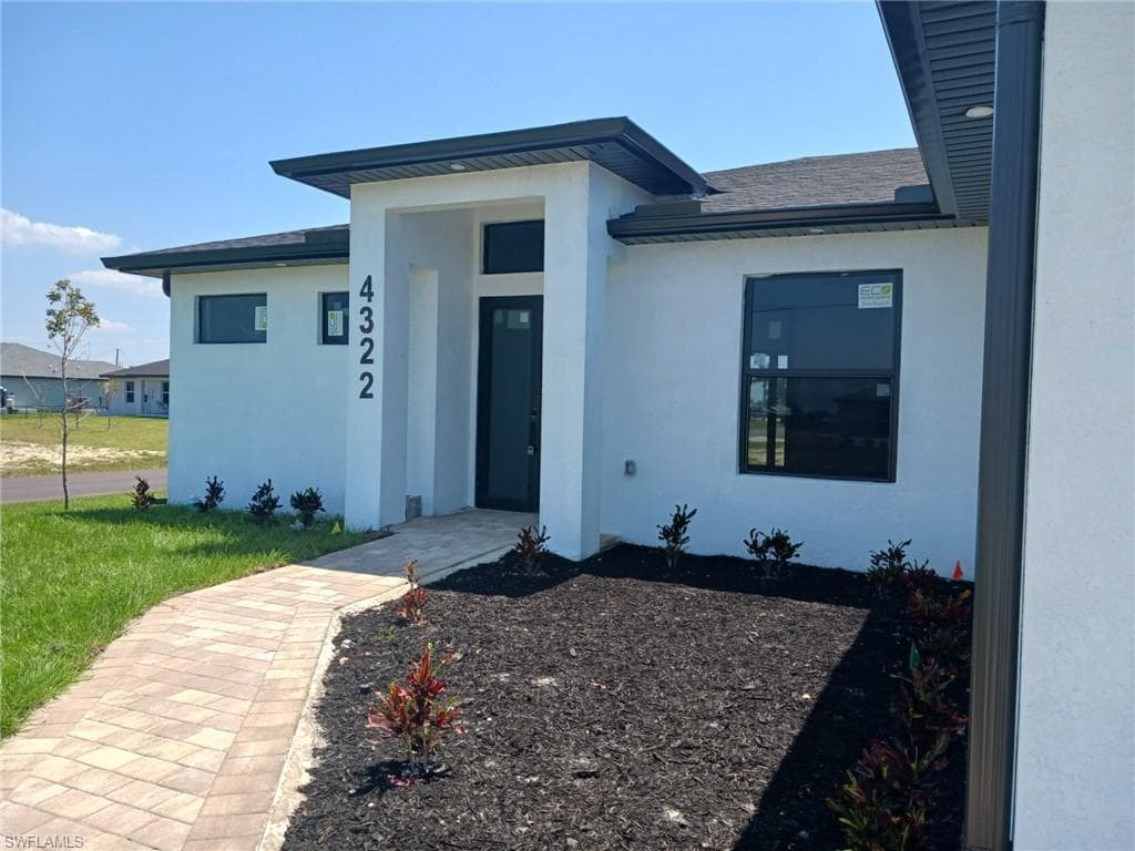 4322 NW 32nd LN CAPE CORAL, FL 33993