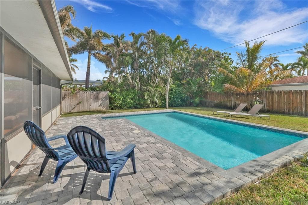754 95th AVE N NAPLES, FL 34108