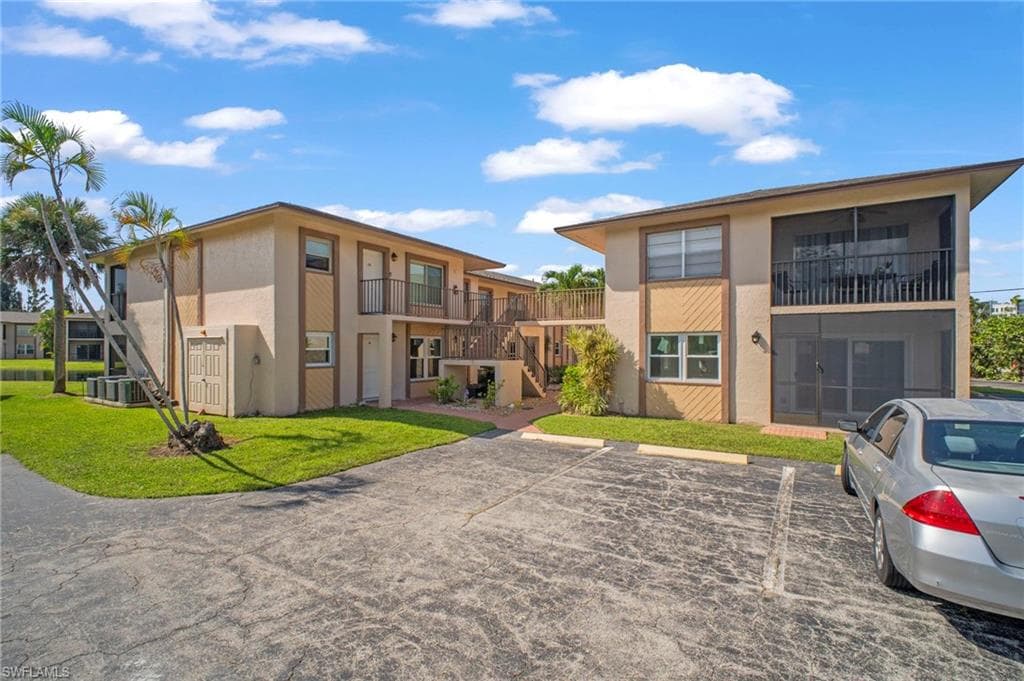16881 davis RD 214 FORT MYERS, FL 33908