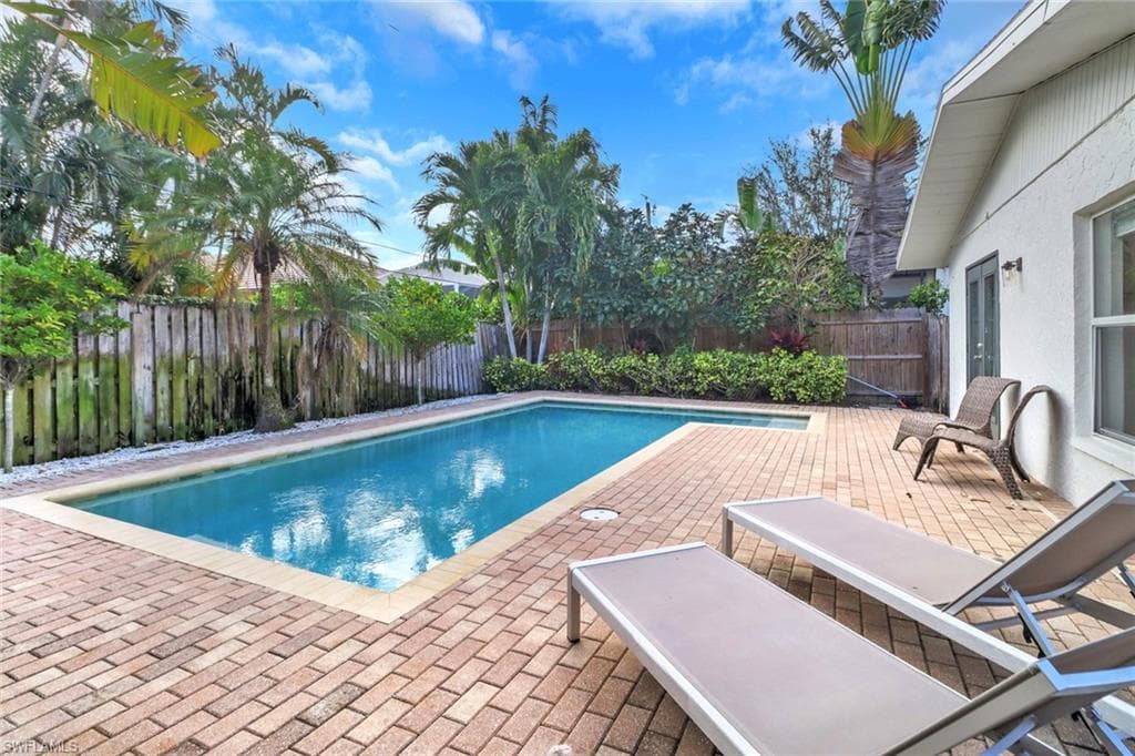 758 93rd AVE N NAPLES, FL 34108