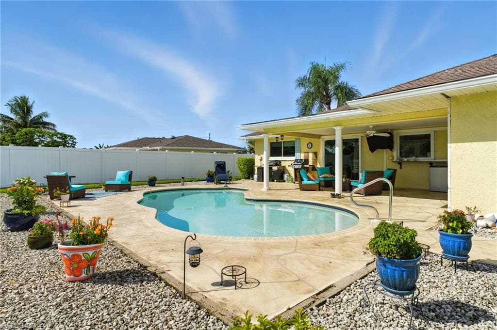 3913 SE 1st PL CAPE CORAL, FL 33904