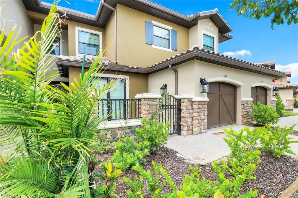 15336 Lucerna ST 104 NAPLES, FL 34114