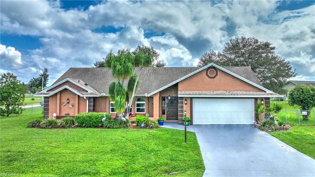 622 Weston RD LEHIGH ACRES, FL 33936