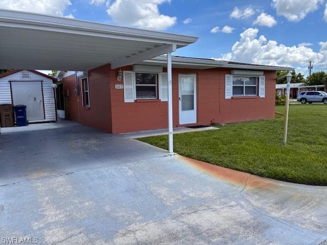 1113 Broad CT LEHIGH ACRES, FL 33936