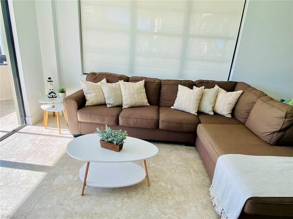 601 Seaview CT C-208 MARCO ISLAND, FL 34145