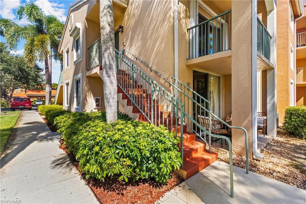 1260 Wildwood Lakes BLVD 208 NAPLES, FL 34104