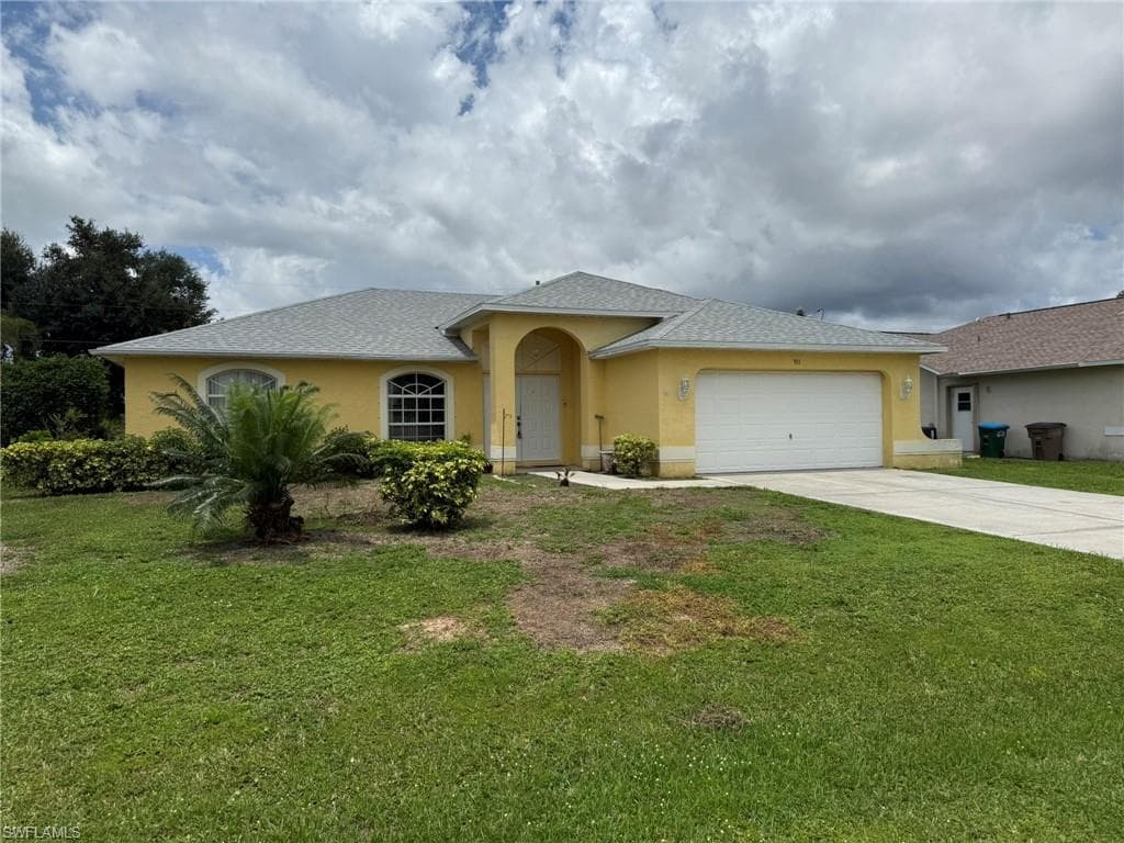 911 SE 31st ST CAPE CORAL, FL 33904