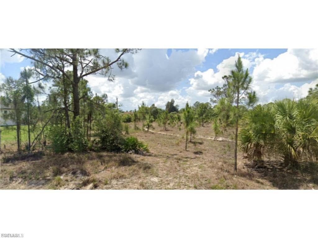 1221 Abbott AVE LEHIGH ACRES, FL 33972